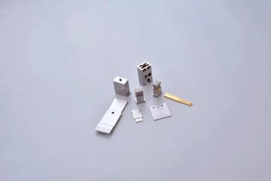Piezas automotrices plásticas del moldeo a presión de los componentes del molde del servicio del OEM de las piezas del molde del conector de la precisión